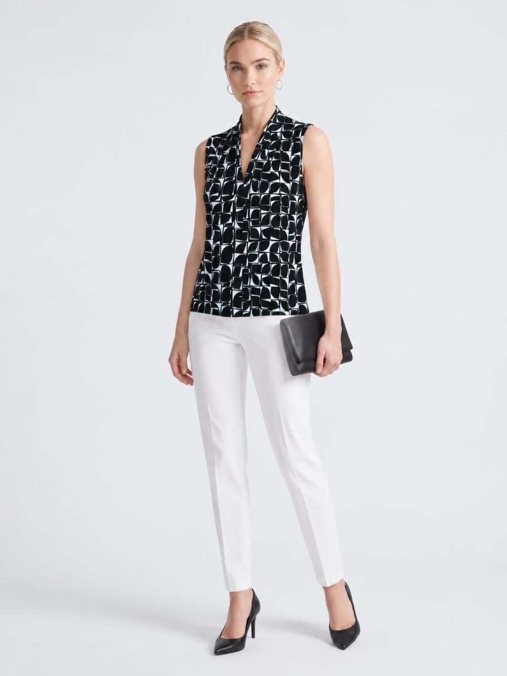 Vince Camuto Sleeveless V-Neck Blouse Size S Black White Geometric
